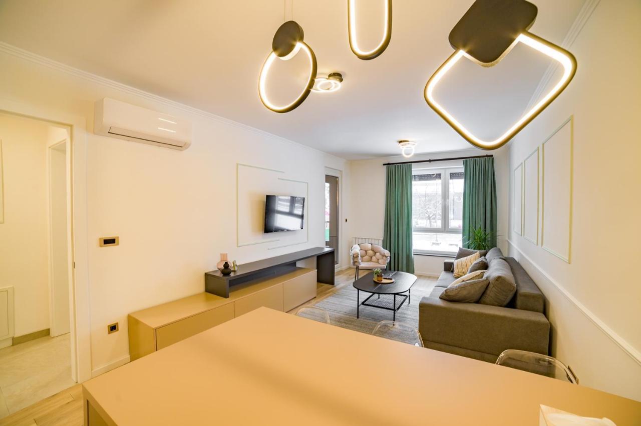 Apartman Epilux Apartment Тузла Екстериор снимка