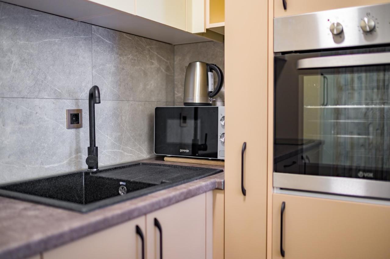 Apartman Epilux Тузла Екстериор снимка