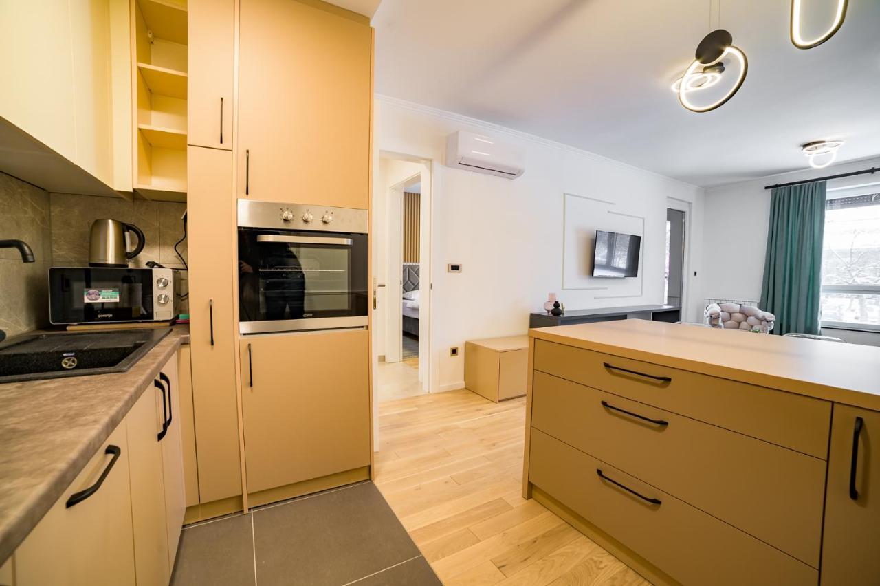 Apartman Epilux Тузла Екстериор снимка